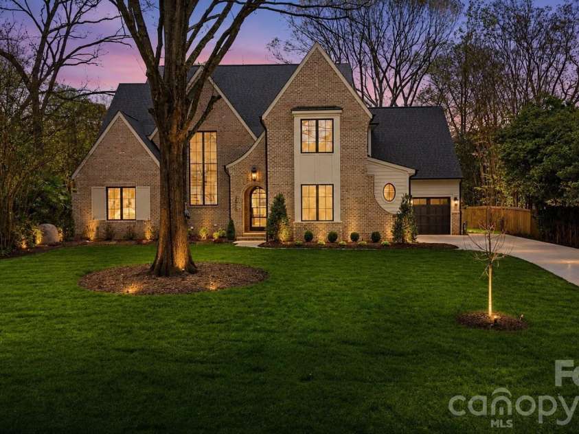 3028 Eastham Lane, Charlotte, NC 28209.  MLS# CAR4383792, YatesRealty ID 28830. 