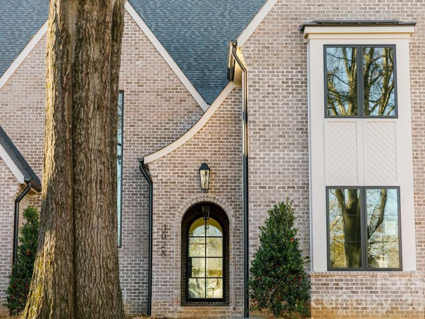 3028 Eastham Lane, Charlotte, NC 28209.  MLS# CAR4383792, YatesRealty ID 28830. 