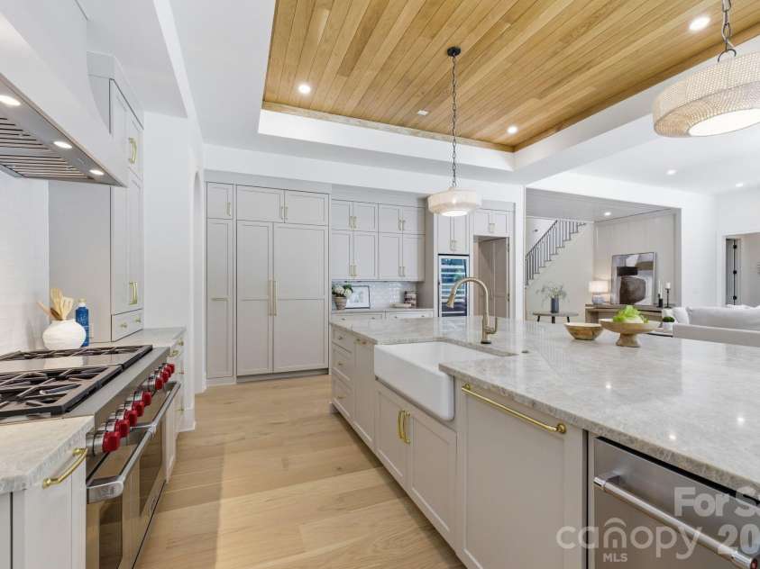 3028 Eastham Lane, Charlotte, NC 28209.  MLS# CAR4383792, YatesRealty ID 28830. 