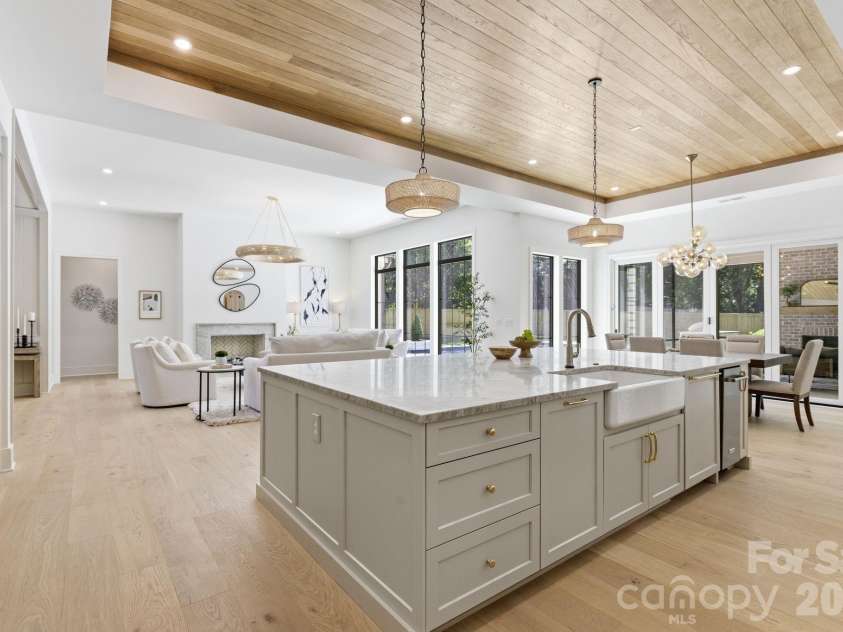 3028 Eastham Lane, Charlotte, NC 28209.  MLS# CAR4383792, YatesRealty ID 28830. 