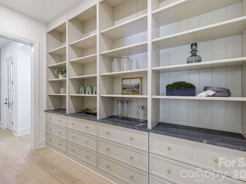 3028 Eastham Lane, Charlotte, NC 28209.  MLS# CAR4383792, YatesRealty ID 28830. 