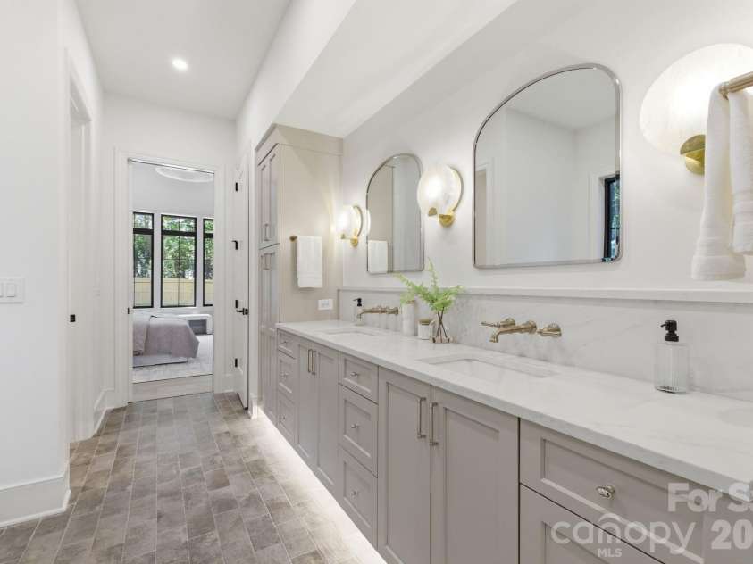 3028 Eastham Lane, Charlotte, NC 28209.  MLS# CAR4383792, YatesRealty ID 28830. 