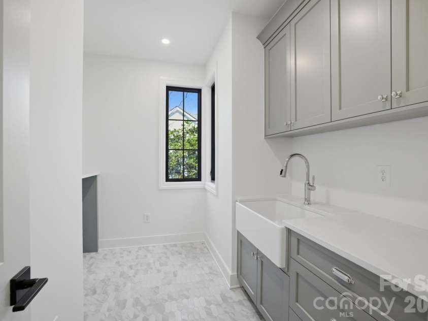 3028 Eastham Lane, Charlotte, NC 28209.  MLS# CAR4383792, YatesRealty ID 28830. 