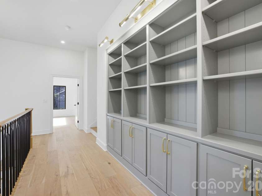 3028 Eastham Lane, Charlotte, NC 28209.  MLS# CAR4383792, YatesRealty ID 28830. 