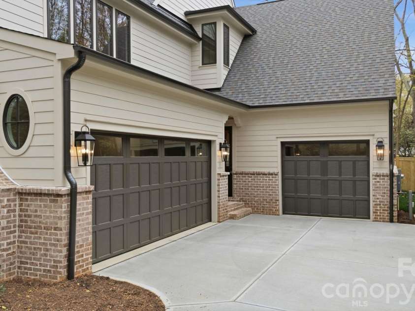 3028 Eastham Lane, Charlotte, NC 28209.  MLS# CAR4383792, YatesRealty ID 28830. 
