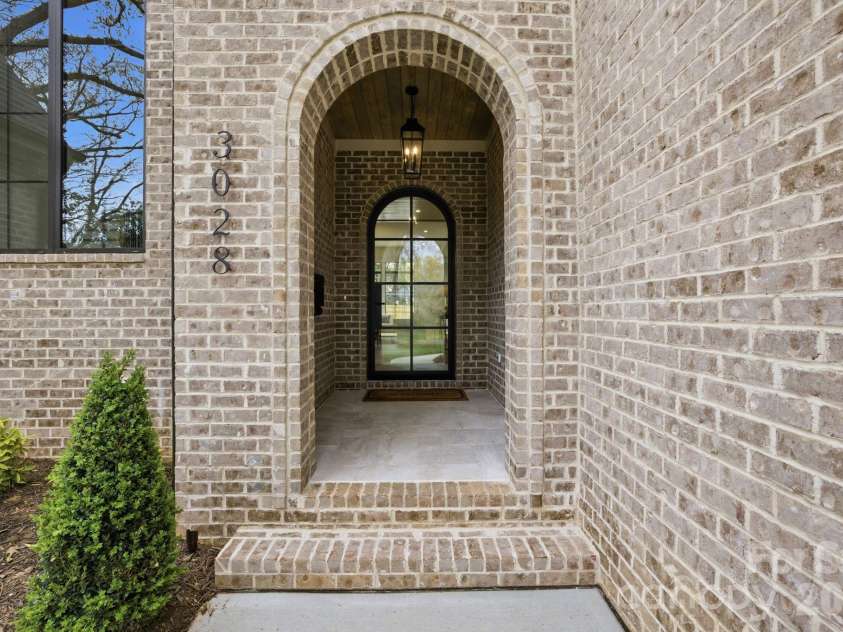 3028 Eastham Lane, Charlotte, NC 28209.  MLS# CAR4383792, YatesRealty ID 28830. 