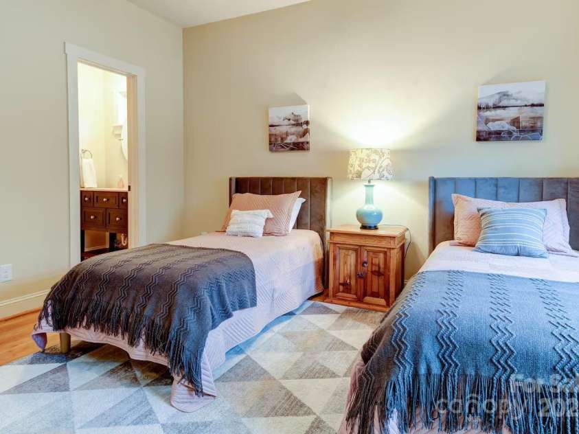 376 Grandview Drive, Lake Lure, NC 28746.  MLS# CAR4286167, YatesRealty ID 28831. 