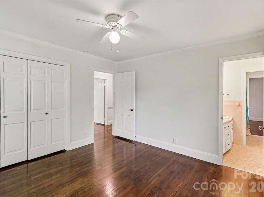 930 Scotch Drive, Gastonia, NC 28054.  MLS# CAR4385001, YatesRealty ID 28831. Additional main floor secondary bedroom with Jack and Jill bath access