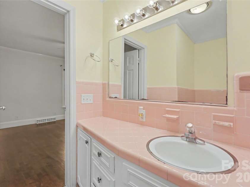 930 Scotch Drive, Gastonia, NC 28054.  MLS# CAR4385001, YatesRealty ID 28831. Additional view of the shared bathroom layout