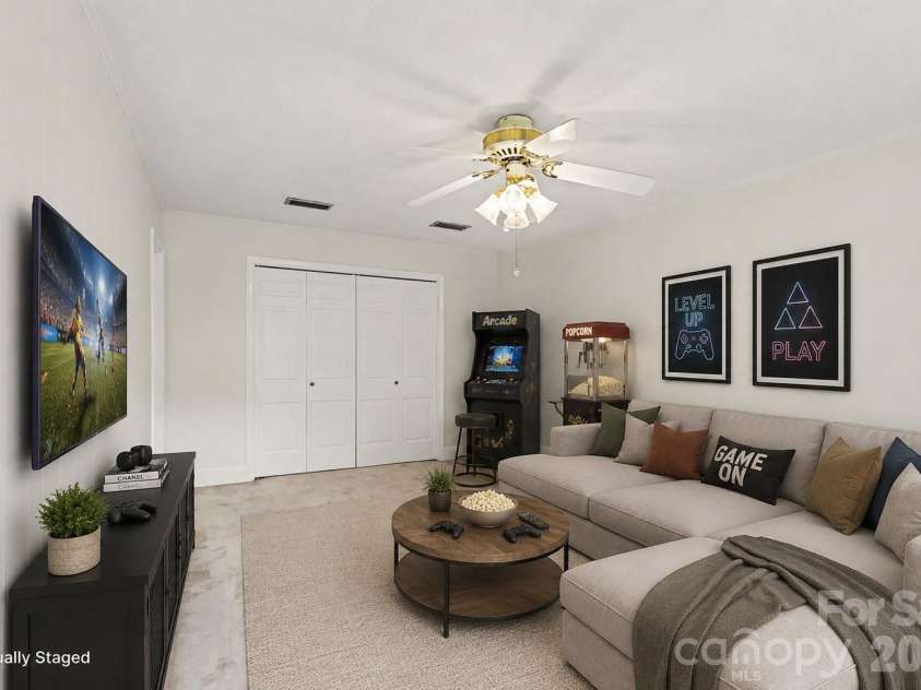 930 Scotch Drive, Gastonia, NC 28054.  MLS# CAR4385001, YatesRealty ID 28831. Virtually staged upstairs flex space
