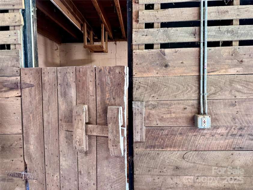 225 Hobson Branch Road, Weaverville, NC 28787.  MLS# CAR4286508, YatesRealty ID 28832. 