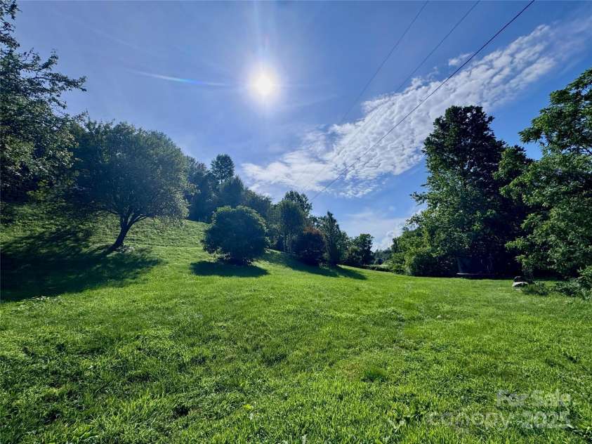 225 Hobson Branch Road, Weaverville, NC 28787.  MLS# CAR4286508, YatesRealty ID 28832. 