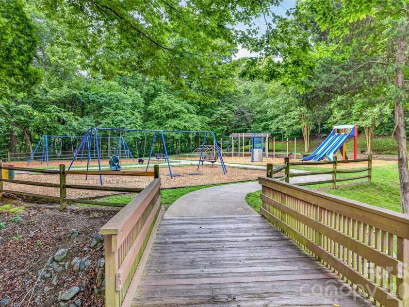 9834 Dominion Crest Drive, Charlotte, NC 28269.  MLS# CAR4388373, YatesRealty ID 28837. 