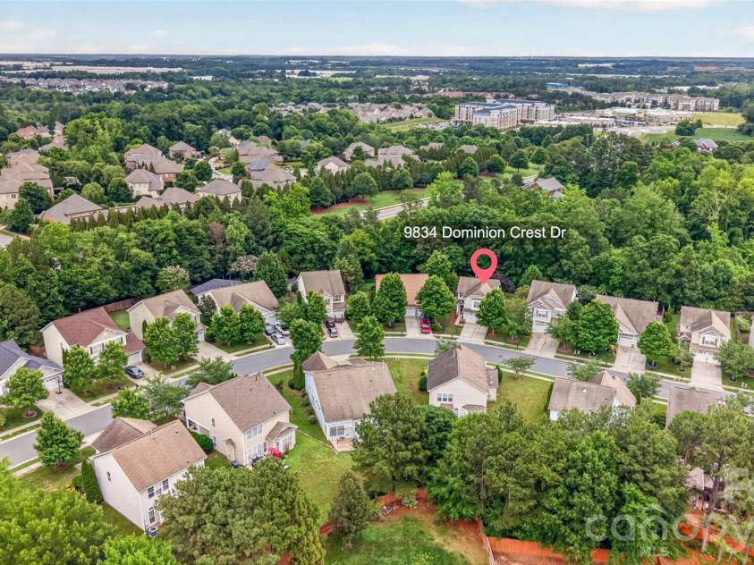 9834 Dominion Crest Drive, Charlotte, NC 28269.  MLS# CAR4388373, YatesRealty ID 28837. 