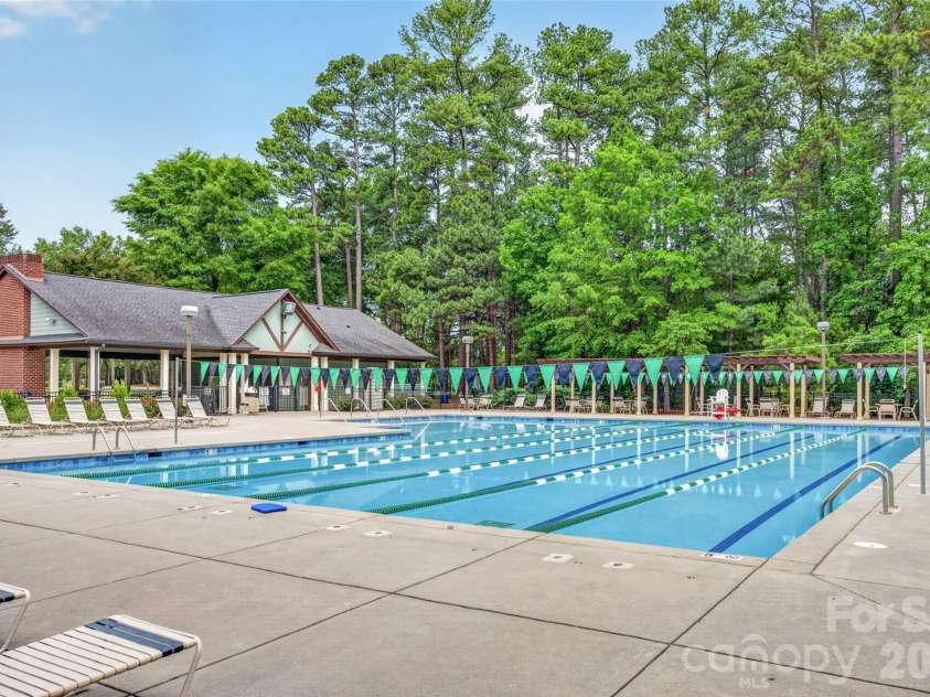 9834 Dominion Crest Drive, Charlotte, NC 28269.  MLS# CAR4388373, YatesRealty ID 28837. 