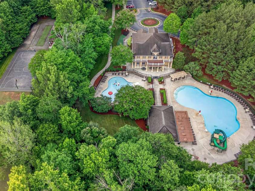 9834 Dominion Crest Drive, Charlotte, NC 28269.  MLS# CAR4388373, YatesRealty ID 28837. 