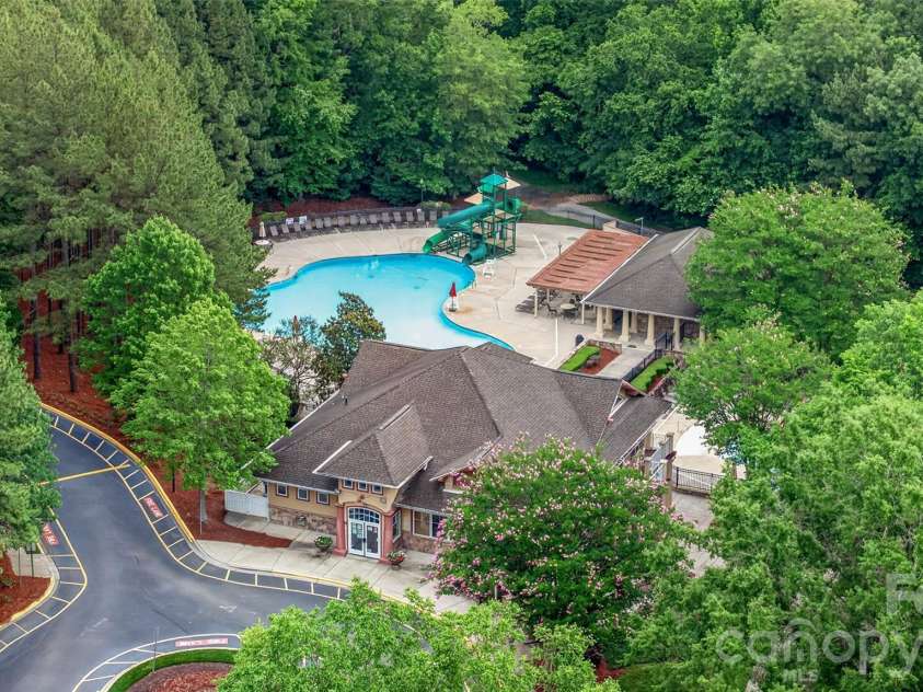 9834 Dominion Crest Drive, Charlotte, NC 28269.  MLS# CAR4388373, YatesRealty ID 28837. 