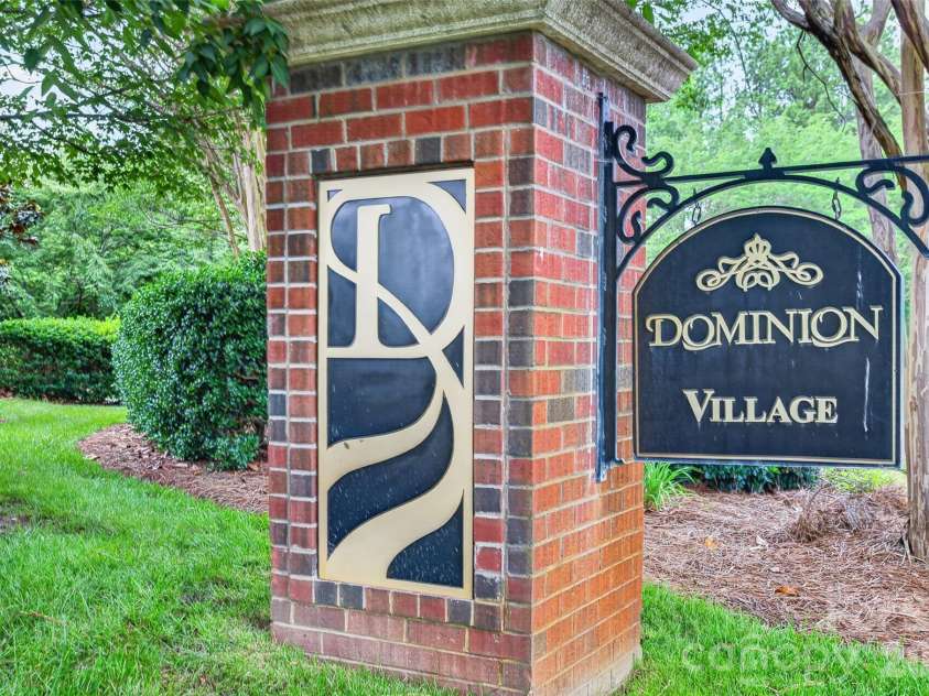 9834 Dominion Crest Drive, Charlotte, NC 28269.  MLS# CAR4388373, YatesRealty ID 28837. 
