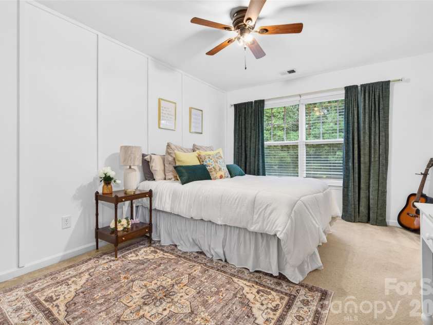 9834 Dominion Crest Drive, Charlotte, NC 28269.  MLS# CAR4388373, YatesRealty ID 28837. 