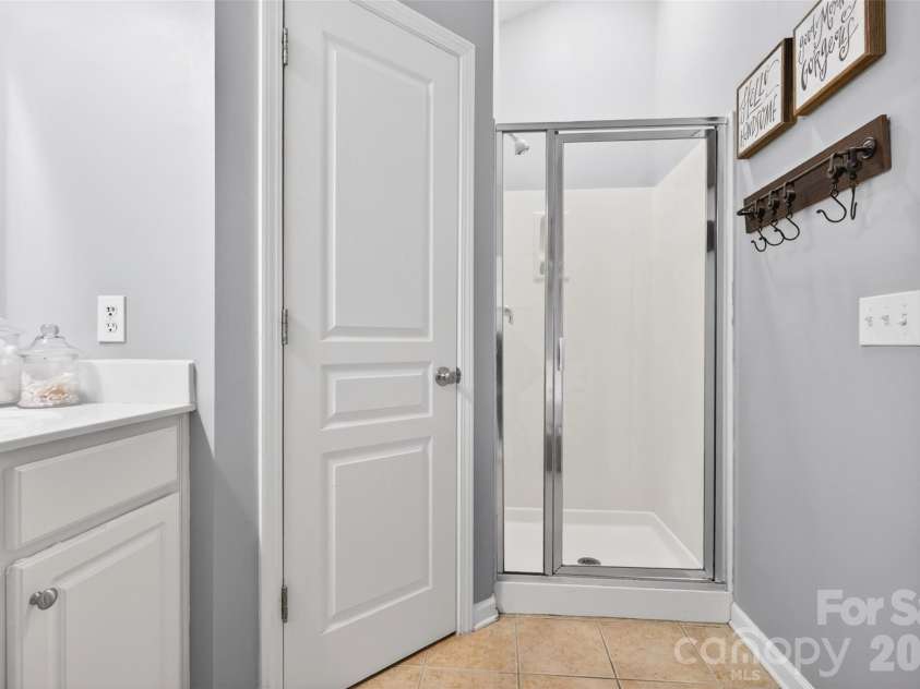 9834 Dominion Crest Drive, Charlotte, NC 28269.  MLS# CAR4388373, YatesRealty ID 28837. 