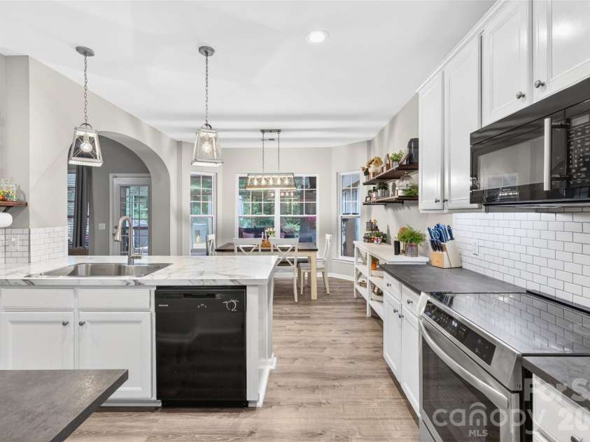 9834 Dominion Crest Drive, Charlotte, NC 28269.  MLS# CAR4388373, YatesRealty ID 28837. 