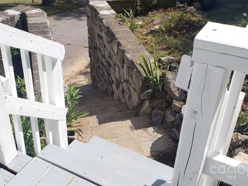 4755 US 23 Highway, Mars Hill, NC 28754.  MLS# CAR4285920, YatesRealty ID 28838. Deck steps