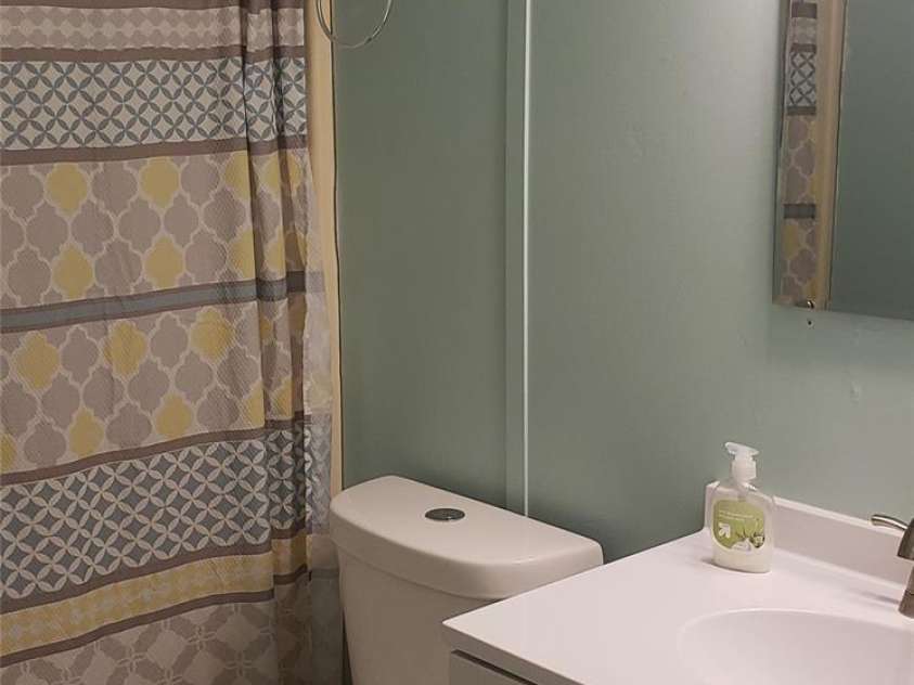 4755 US 23 Highway, Mars Hill, NC 28754.  MLS# CAR4285920, YatesRealty ID 28838. Main hallway bathroom