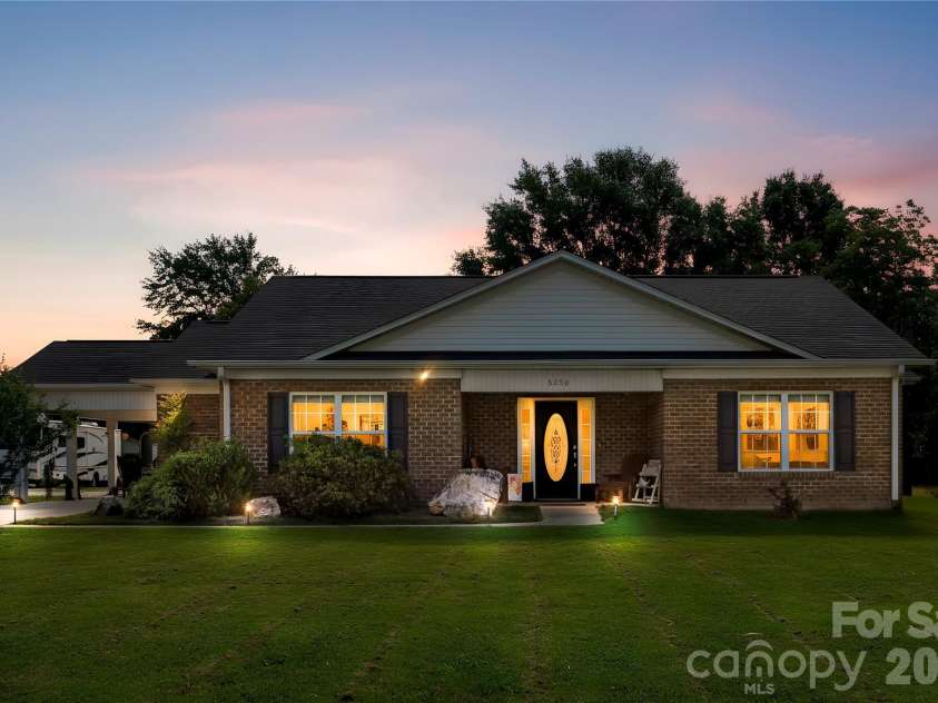 5250 Hickory Grove Road, Mount Holly, NC 28120.  MLS# CAR4390043, YatesRealty ID 28838. 