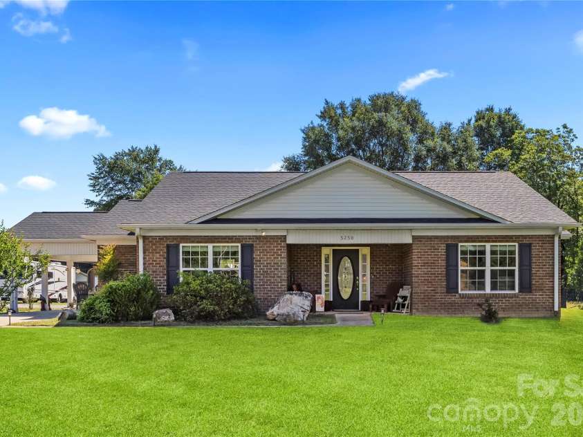 5250 Hickory Grove Road, Mount Holly, NC 28120.  MLS# CAR4390043, YatesRealty ID 28838. 