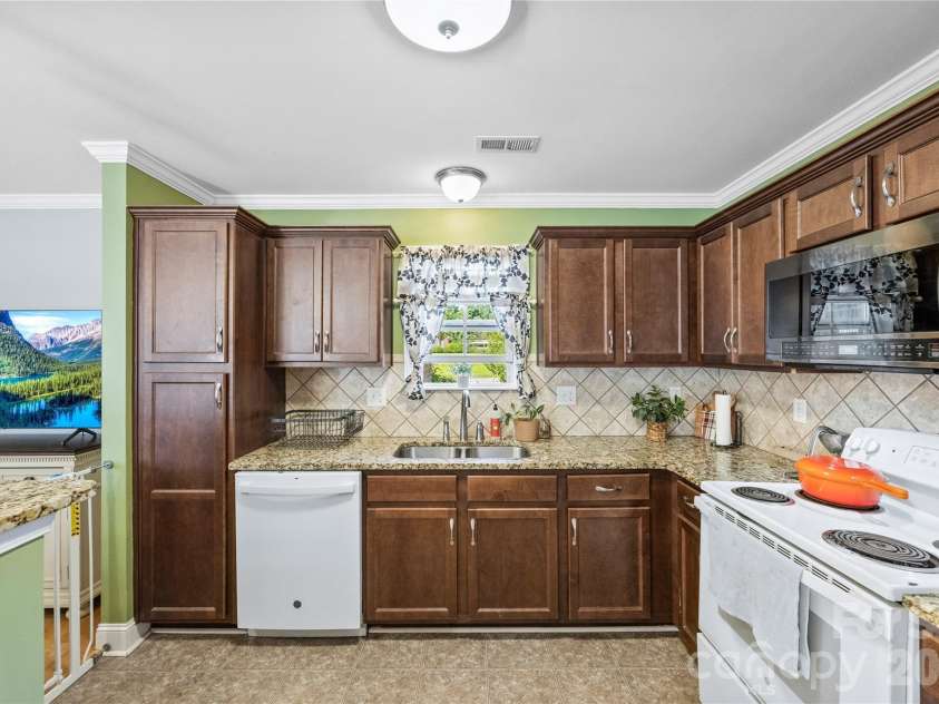 5250 Hickory Grove Road, Mount Holly, NC 28120.  MLS# CAR4390043, YatesRealty ID 28838. 