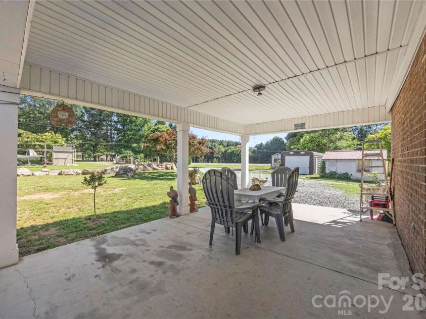 5250 Hickory Grove Road, Mount Holly, NC 28120.  MLS# CAR4390043, YatesRealty ID 28838. 