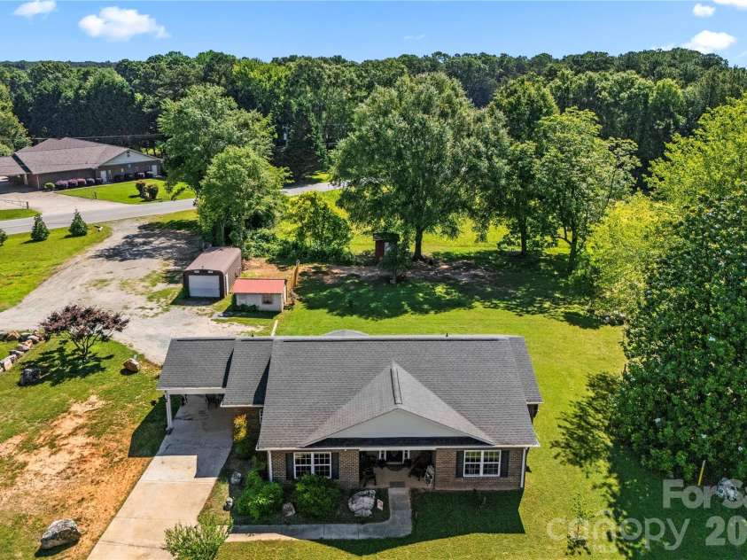 5250 Hickory Grove Road, Mount Holly, NC 28120.  MLS# CAR4390043, YatesRealty ID 28838. 
