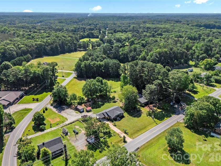 5250 Hickory Grove Road, Mount Holly, NC 28120.  MLS# CAR4390043, YatesRealty ID 28838. 