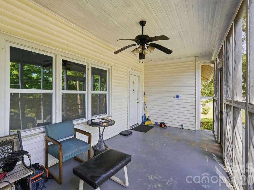 1018 5th Avenue, Gastonia, NC 28052.  MLS# CAR4379648, YatesRealty ID 28839. 