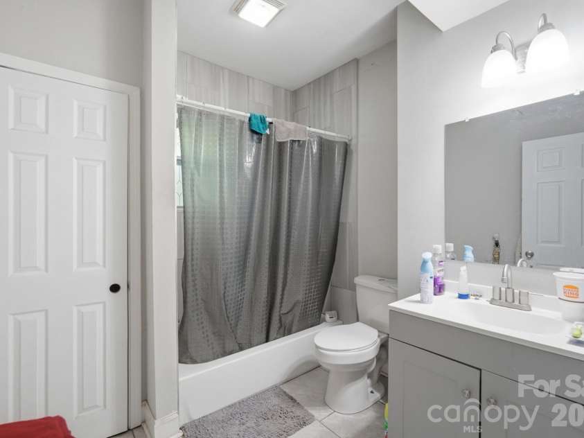 1018 5th Avenue, Gastonia, NC 28052.  MLS# CAR4379648, YatesRealty ID 28839. 