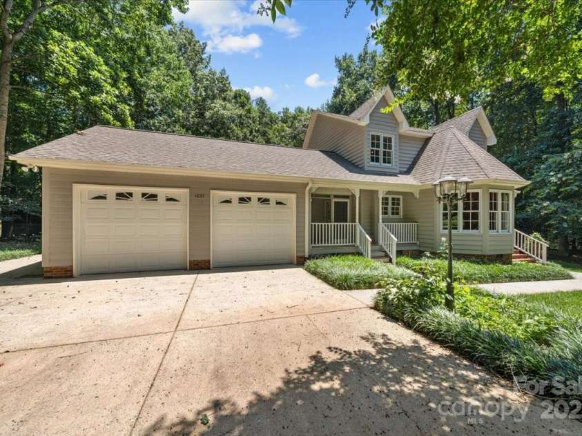 1057 Red Bird Court, Randleman, NC 27317.  MLS# CAR4286623, YatesRealty ID 28839. 