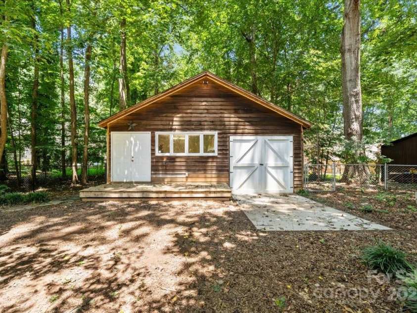 1057 Red Bird Court, Randleman, NC 27317.  MLS# CAR4286623, YatesRealty ID 28839. 