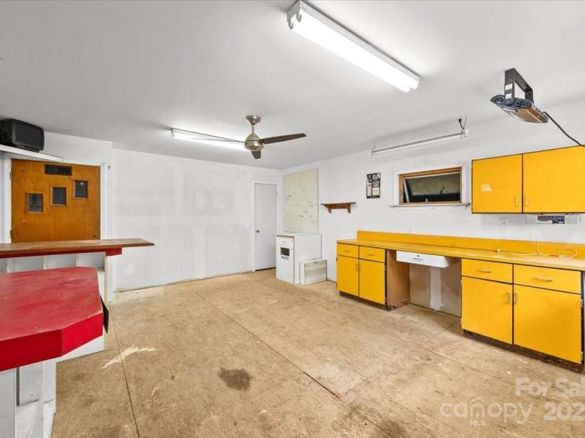 1057 Red Bird Court, Randleman, NC 27317.  MLS# CAR4286623, YatesRealty ID 28839. 