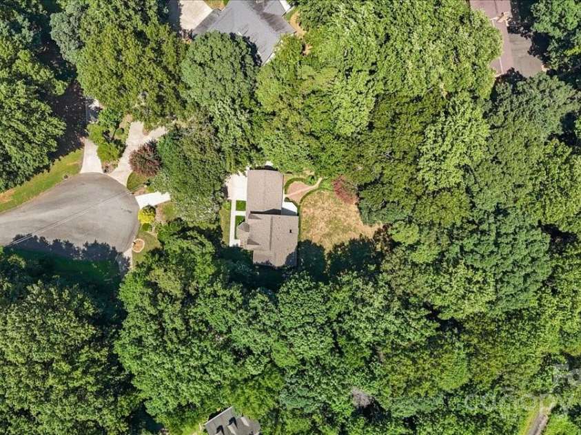 1057 Red Bird Court, Randleman, NC 27317.  MLS# CAR4286623, YatesRealty ID 28839. 