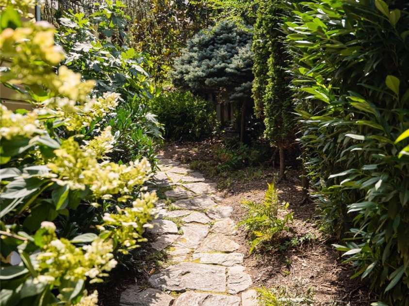 61 Elizabeth Place, Asheville, NC 28801.  MLS# CAR4213043, YatesRealty ID 2884. 