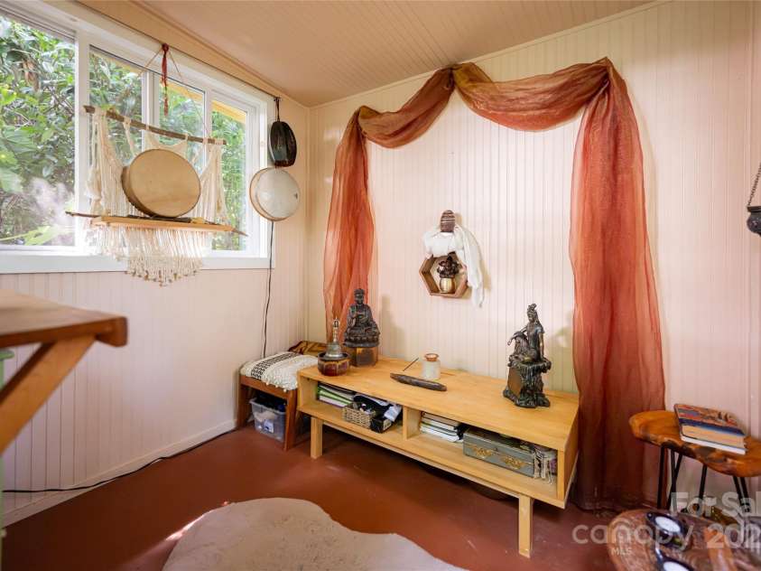 61 Elizabeth Place, Asheville, NC 28801.  MLS# CAR4213043, YatesRealty ID 2884. 