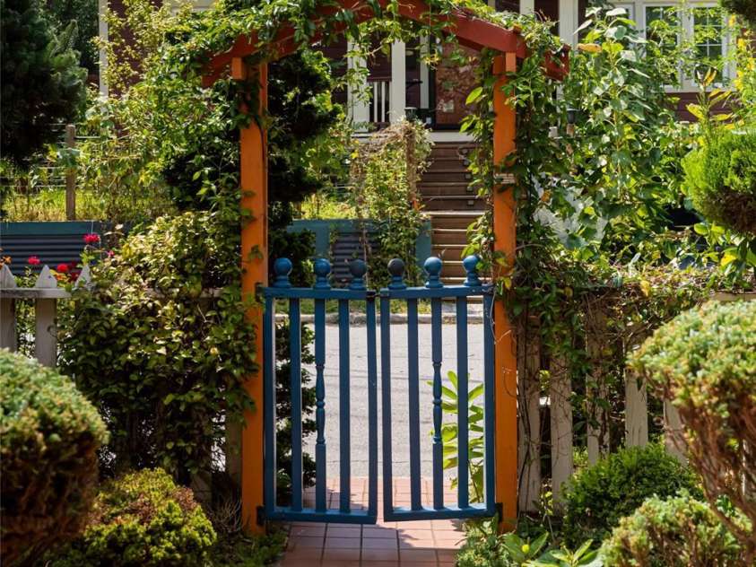 61 Elizabeth Place, Asheville, NC 28801.  MLS# CAR4213043, YatesRealty ID 2884. ...so many thoughtful details!