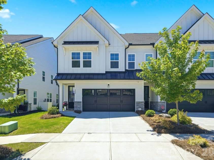 6008 Corbin Woods Court, Charlotte, NC 28226.  MLS# CAR4389811, YatesRealty ID 28842. 