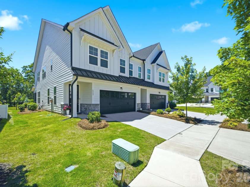 6008 Corbin Woods Court, Charlotte, NC 28226.  MLS# CAR4389811, YatesRealty ID 28842. 