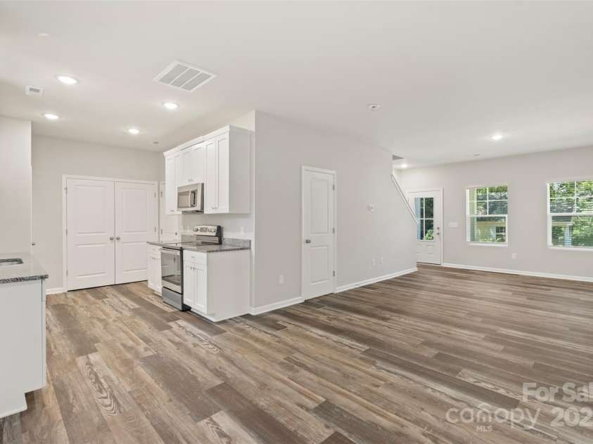 623 Hillcrest Drive, Shelby, NC 28150.  MLS# CAR4286452, YatesRealty ID 28842. 