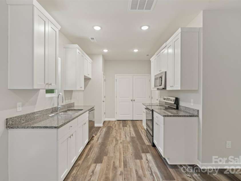 623 Hillcrest Drive, Shelby, NC 28150.  MLS# CAR4286452, YatesRealty ID 28842. 