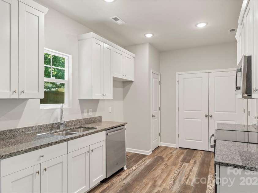 623 Hillcrest Drive, Shelby, NC 28150.  MLS# CAR4286452, YatesRealty ID 28842. 