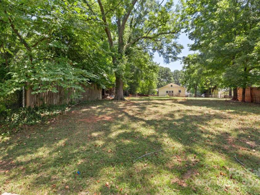623 Hillcrest Drive, Shelby, NC 28150.  MLS# CAR4286452, YatesRealty ID 28842. 