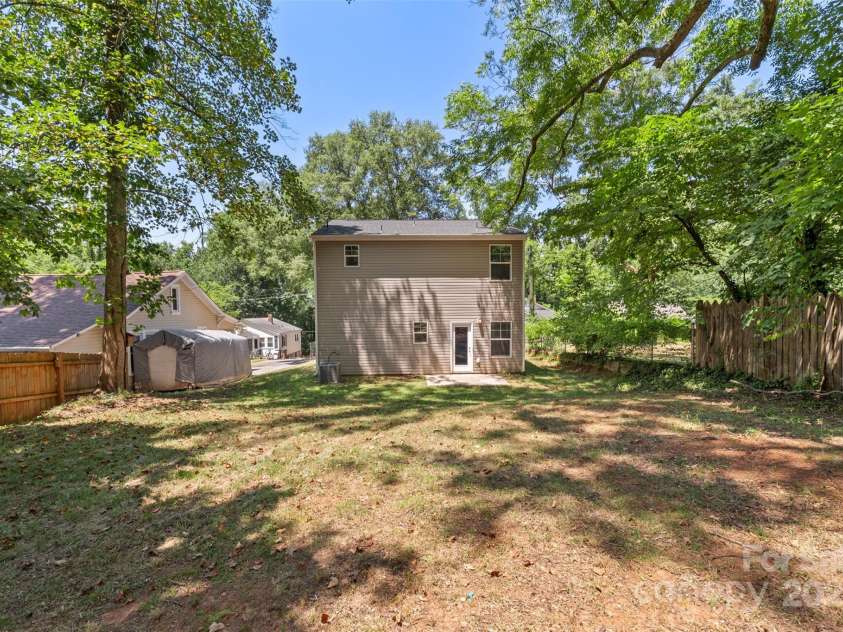 623 Hillcrest Drive, Shelby, NC 28150.  MLS# CAR4286452, YatesRealty ID 28842. 