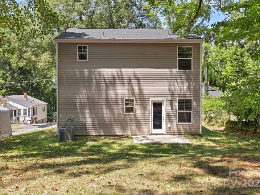 623 Hillcrest Drive, Shelby, NC 28150.  MLS# CAR4286452, YatesRealty ID 28842. 